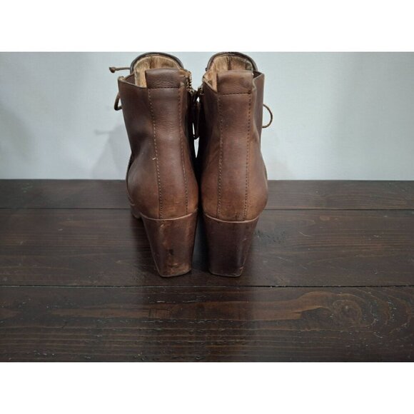 Eileen Fisher Ash Brown Leather Lace Up Bootie/Pre-owned, Sz. 8 - Picture 6 of 11